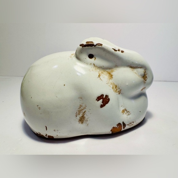 Distressed Rustic White Ceramic Rabbit Figurine - Picture 3 of 13